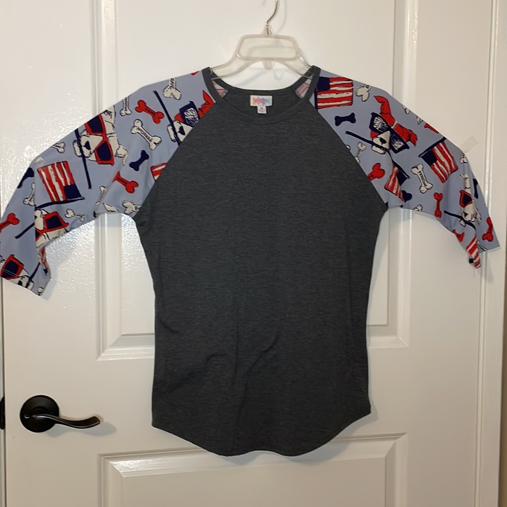 Ladies LuLaRoe baseball shirt, Randy, size M (10-12) EUC.